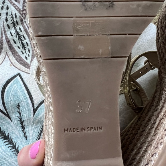 L.K. Bennett Gold Espadrille Platform size 37 - Picture 7 of 7